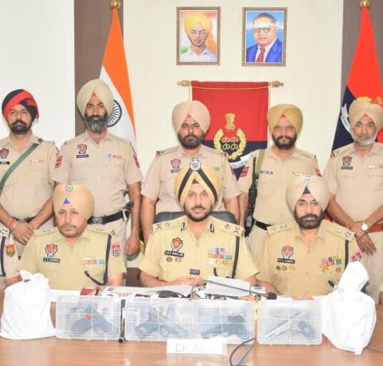amritsar-drug-arms-smuggling-busted-two-held-heroin-pistols