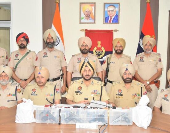 amritsar-drug-arms-smuggling-busted-two-held-heroin-pistols