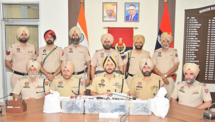 amritsar-drug-arms-smuggling-busted-two-held-heroin-pistols
