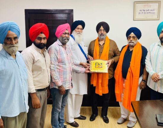 Harmeet-Singh-Kalka-honoured