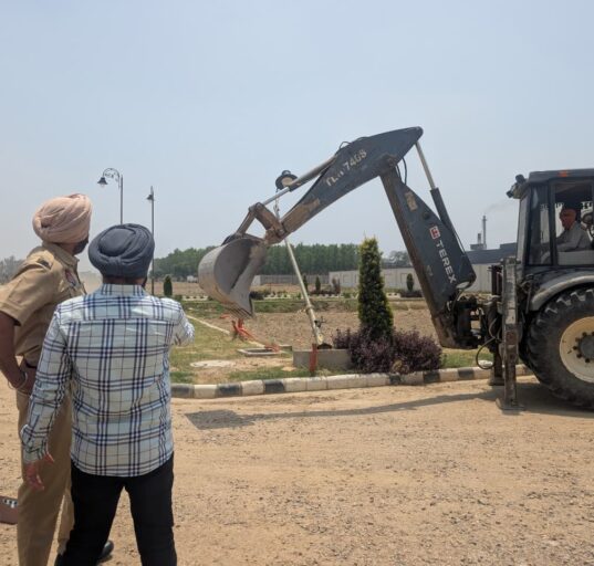 Bulldozer-unauthorised-towns-amritsar
