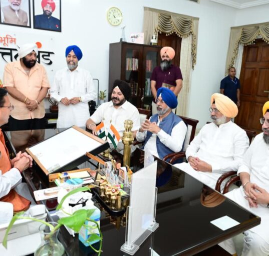 uttarakhand-leader-pledges-15-day-police-probe-after-sikh-group-raises-misconduct-claims