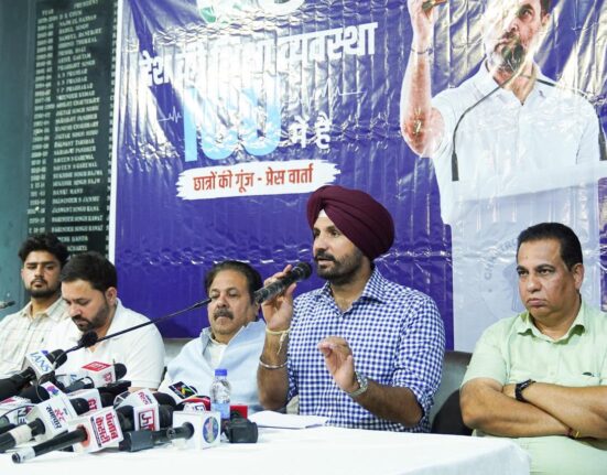 Congress-leaders-intensifies-on-paper-leaks