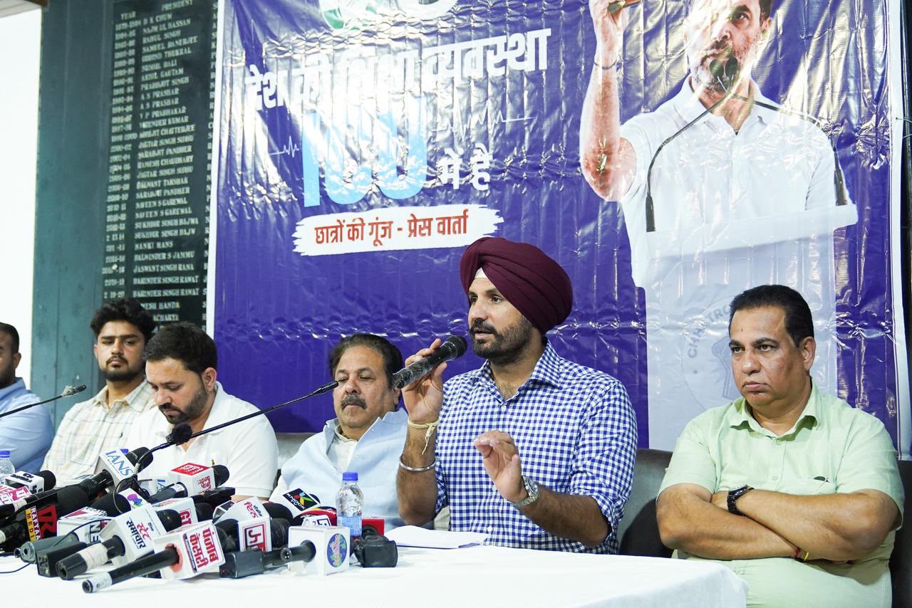 Congress-leaders-intensifies-on-paper-leaks