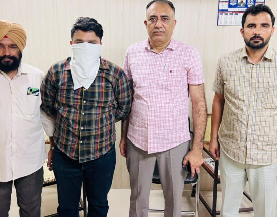 Vigilance-nabs-punjab-inspector-accepting-bribe